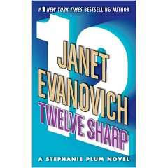 Twelve Sharp (Stephanie Plum Novels)